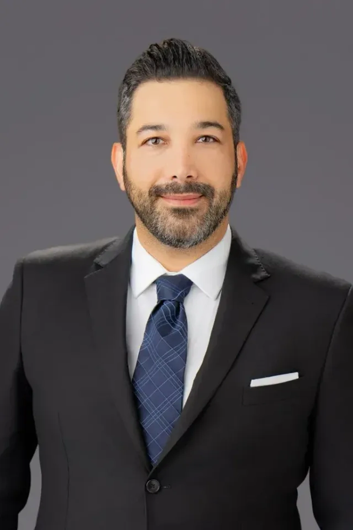 大学生首席创作人陈志远导演近照